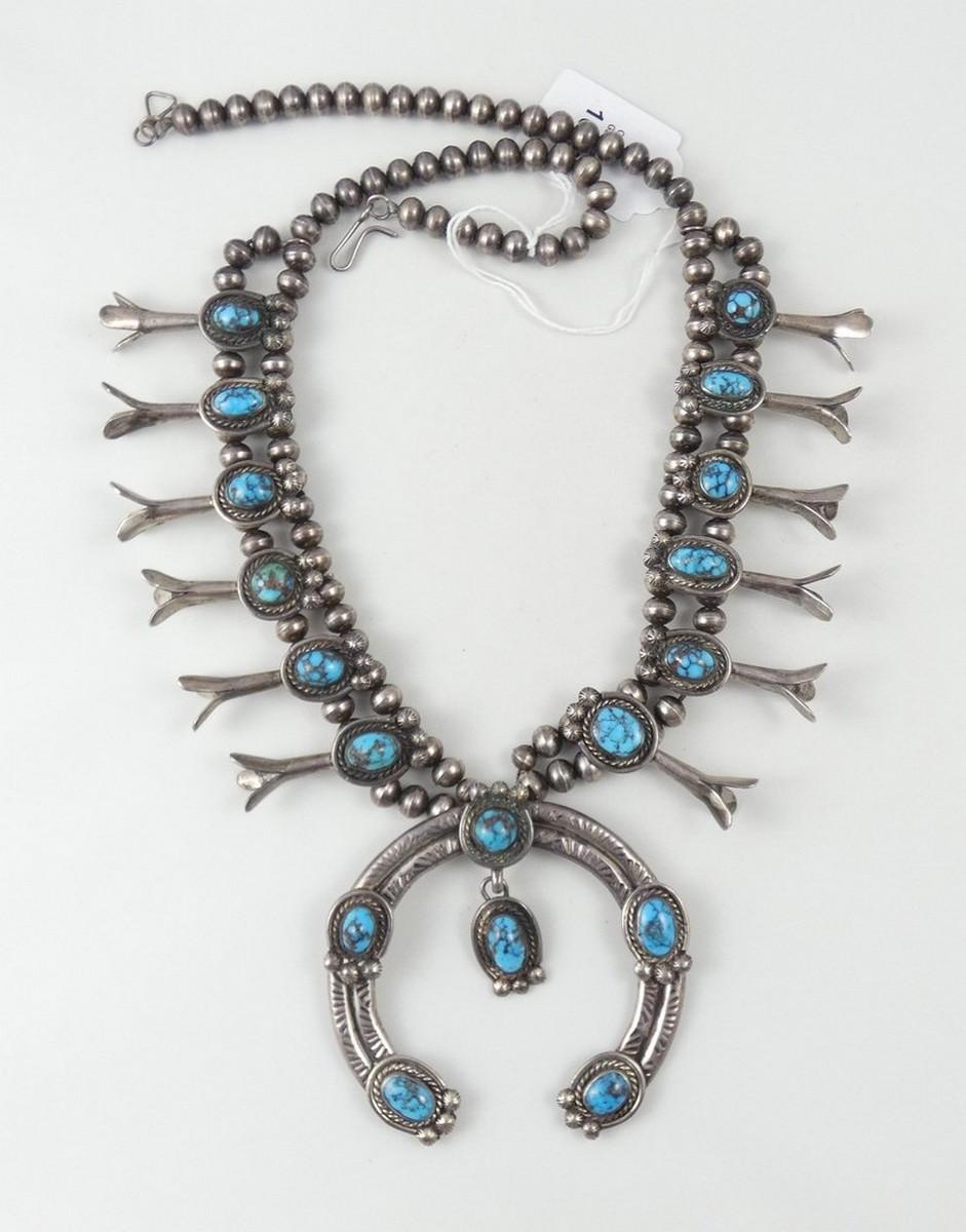 HANDCRAFTED NECKLACE