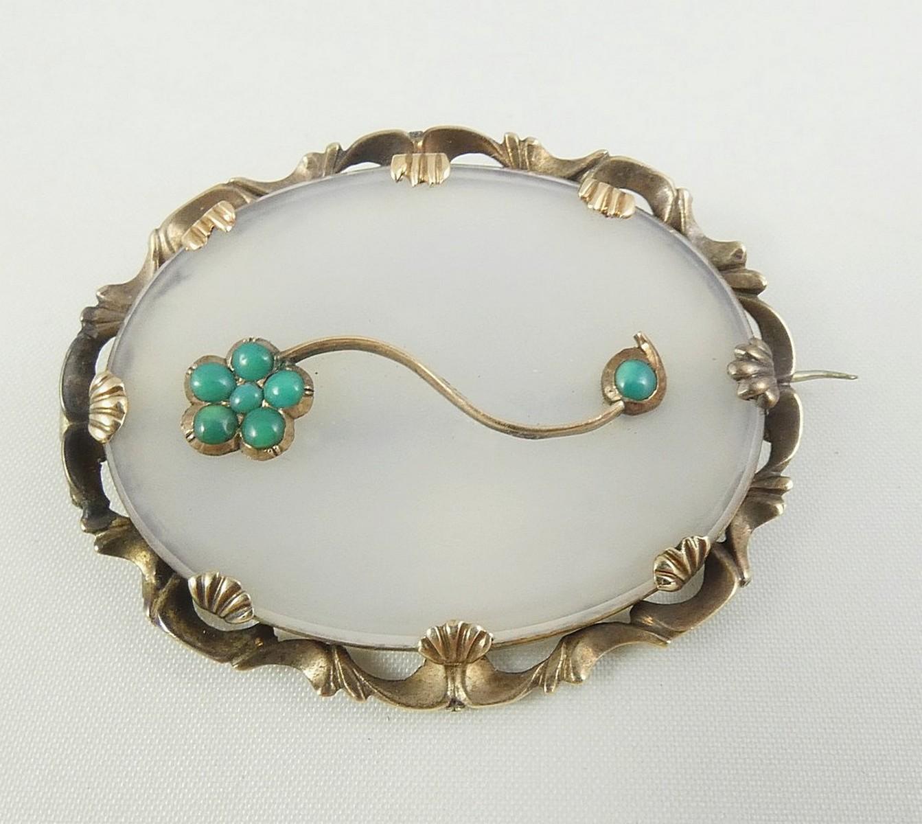 ANTIQUE OVAL BROOCH