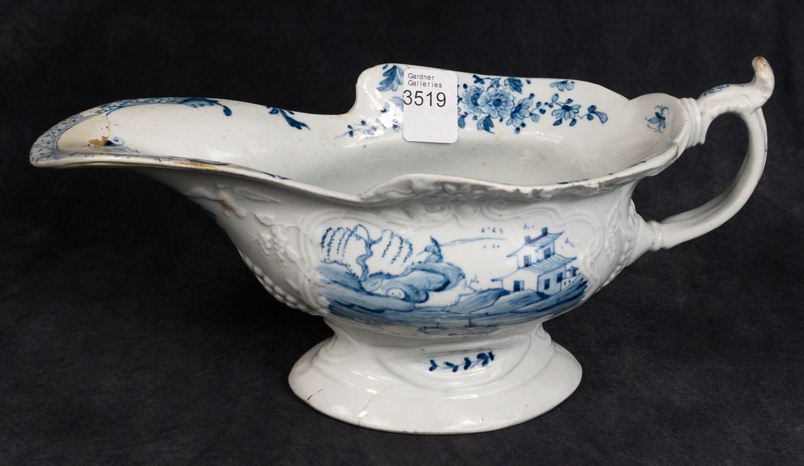 EARLY WORCESTER SAUCE BOAT