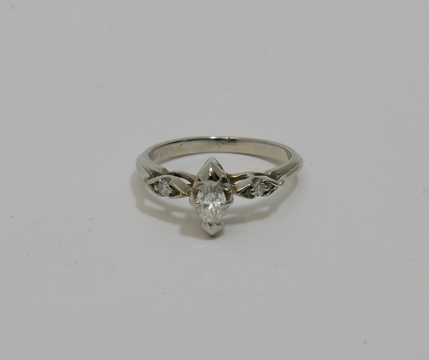 18K DIAMOND RING | OLD TOWN HALL AUCTION: JEWELLERY & WATCHES | Online ...