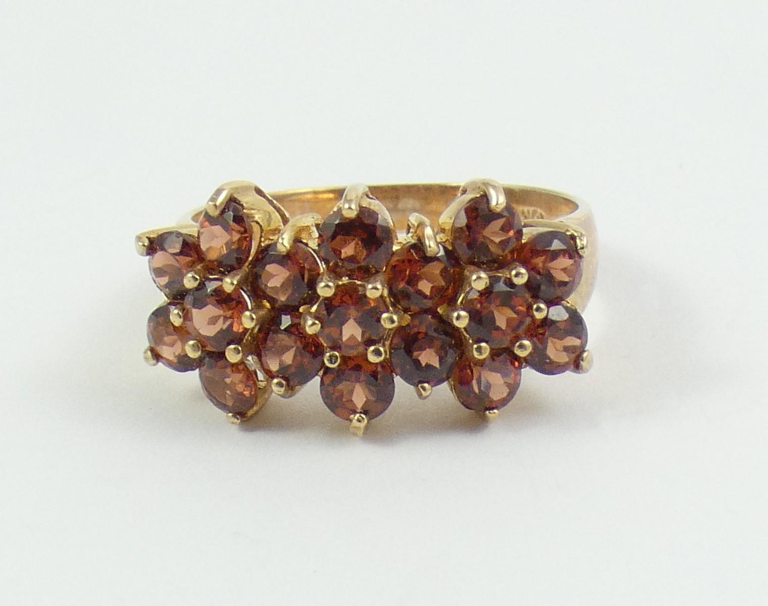 LADIES' GARNET RING