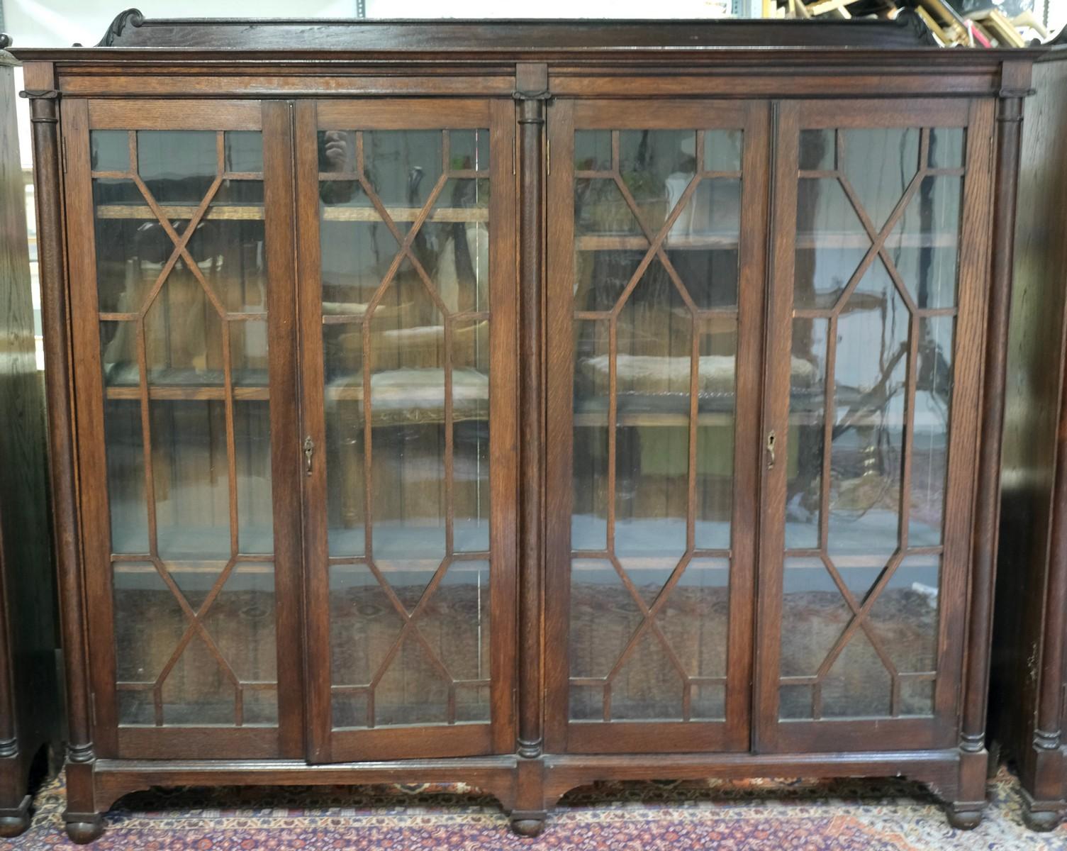 OAK BOOKCASE OLD TOWN HALL AUCTION ART FURNITURE ETC Online   51 46 