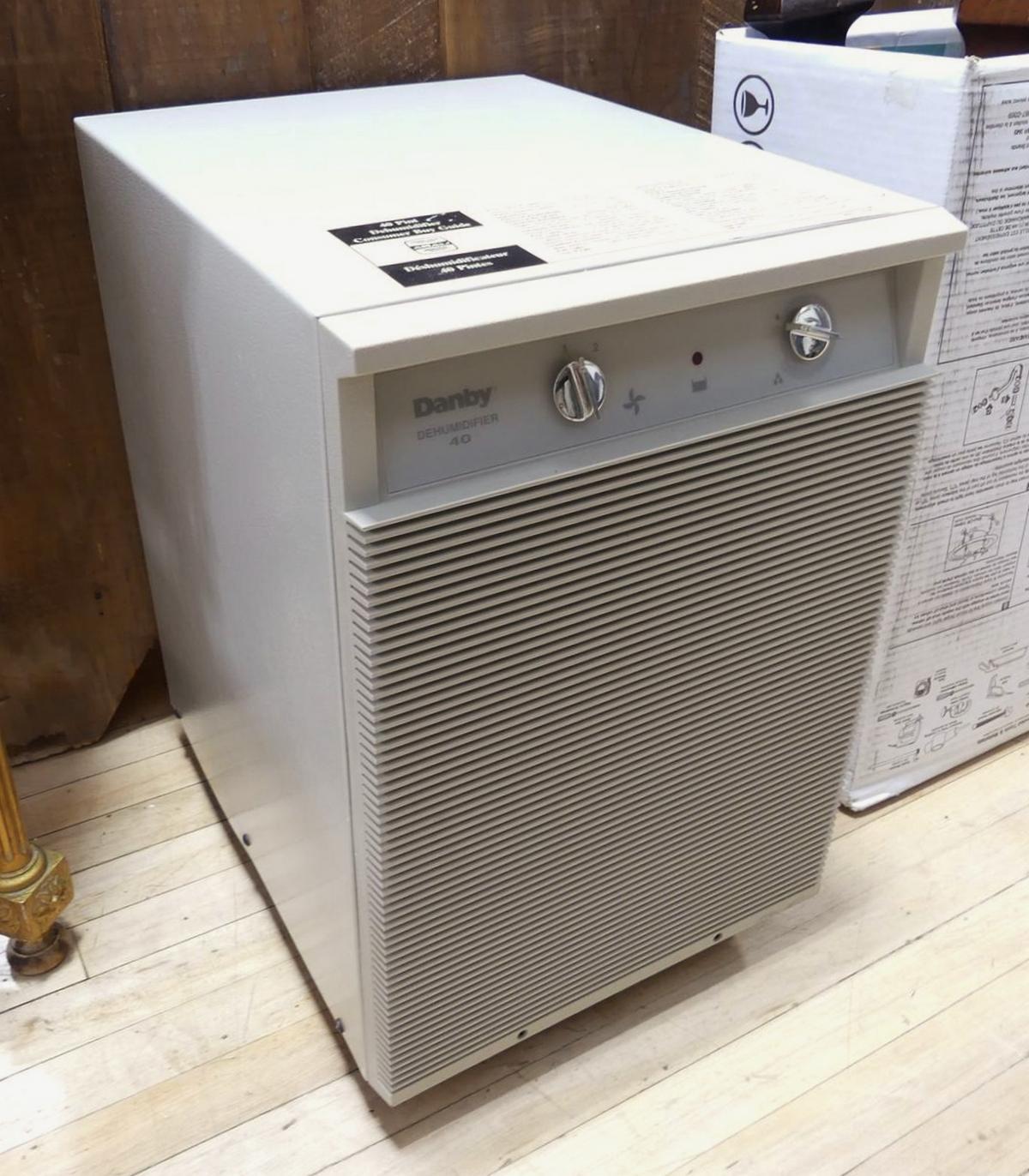 DEHUMIDIFIER | THE DENNIS EMERSON ESTATE - SESSION I | Online Auction ...