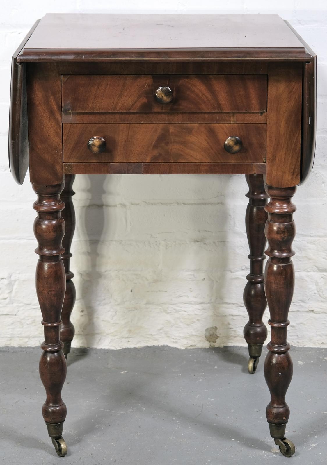 VICTORIAN SIDE TABLE