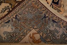 QUM HUNTING RUG