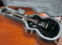 GIBSON GUITAR