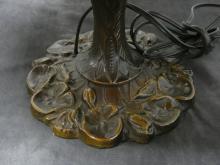 TIFFANY STYLE TABLE LAMP