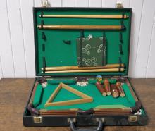 MINIATURE POOL TABLE