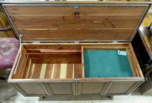 LANE BLANKET BOX