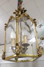 ANTIQUE BRASS LIGHT FIXTURE