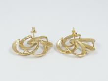 PAIR GOLD EARRINGS