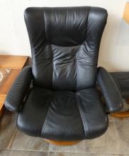 STRESSLESS RECLINER AND FOOTSTOOL