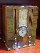 DE FOREST CROSLEY WOOD CASED RADIO