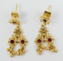 PAIR GOLD PENDANT EARRINGS