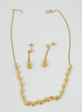 GOLD NECKLACE & EARRINGS