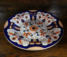 FIVE ANTIQUE "IMARI" SHALLOW SOUP BOWLS