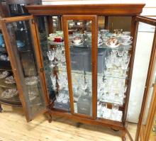 ILLUMINATED CHERRY DISPLAY CABINET