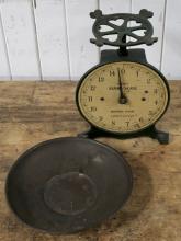 VINTAGE KITCHEN SCALE