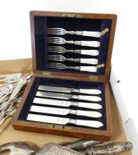 ASSORTED CUTLERY AND SERVERS