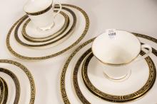 ROYAL WORCESTER "MOUNTBATTEN" DINNERWARE