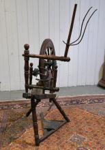 ANTIQUE SPINNING WHEEL