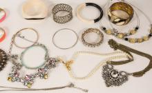 VINTAGE FASHION JEWELLERY