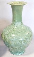 TWO CHINESE PORCELAIN VASES