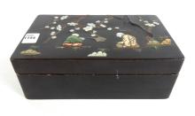 VINTAGE CHINESE LACQUER BOX