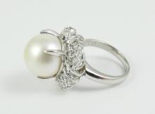 IMPRESSIVE SOUTH SEA PEARL RING