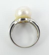 VINTAGE PEARL RING