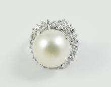 IMPRESSIVE SOUTH SEA PEARL RING