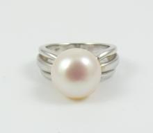 VINTAGE PEARL RING