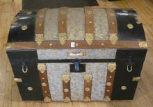 ANTIQUE HUMP-BACK TRUNK