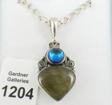 DESIGNER PENDANT NECKLACE