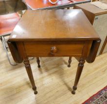 DROP-LEAF WORK TABLE