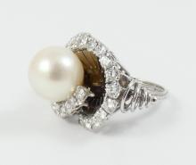 LADIES' PEARL & DIAMOND RING