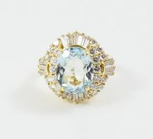 AQUAMARINE & DIAMOND RING