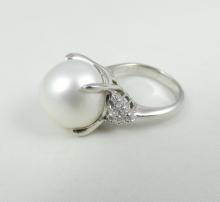 IMPRESSIVE PEARL RING