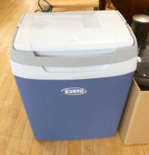 ELECTRIC COOLER AND BOX LOT