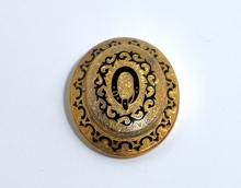 18K GOLD LOCKET