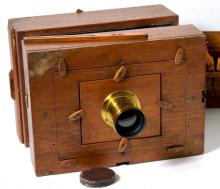 ANTIQUE CAMERA