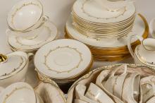 ROYAL DOULTON DINNER SERVICE