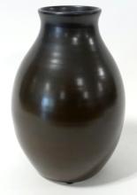 LEIGH SMITH TALKING EARTH POTTERY VASE