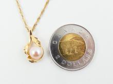 GOLD CHAIN & PEARL PENDANT