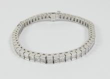 VERY VALUABLE DIAMOND BRACELET