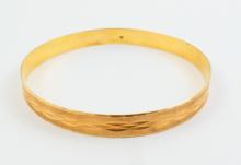 BANGLE BRACELET