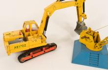 TWO DINKY TOYS CONSTRUCTION VEHICLES