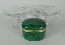 PAIR COMPORTS, BOX