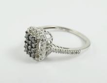 LADIES' DIAMOND RING