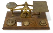 ANTIQUE ENGLISH SCALE